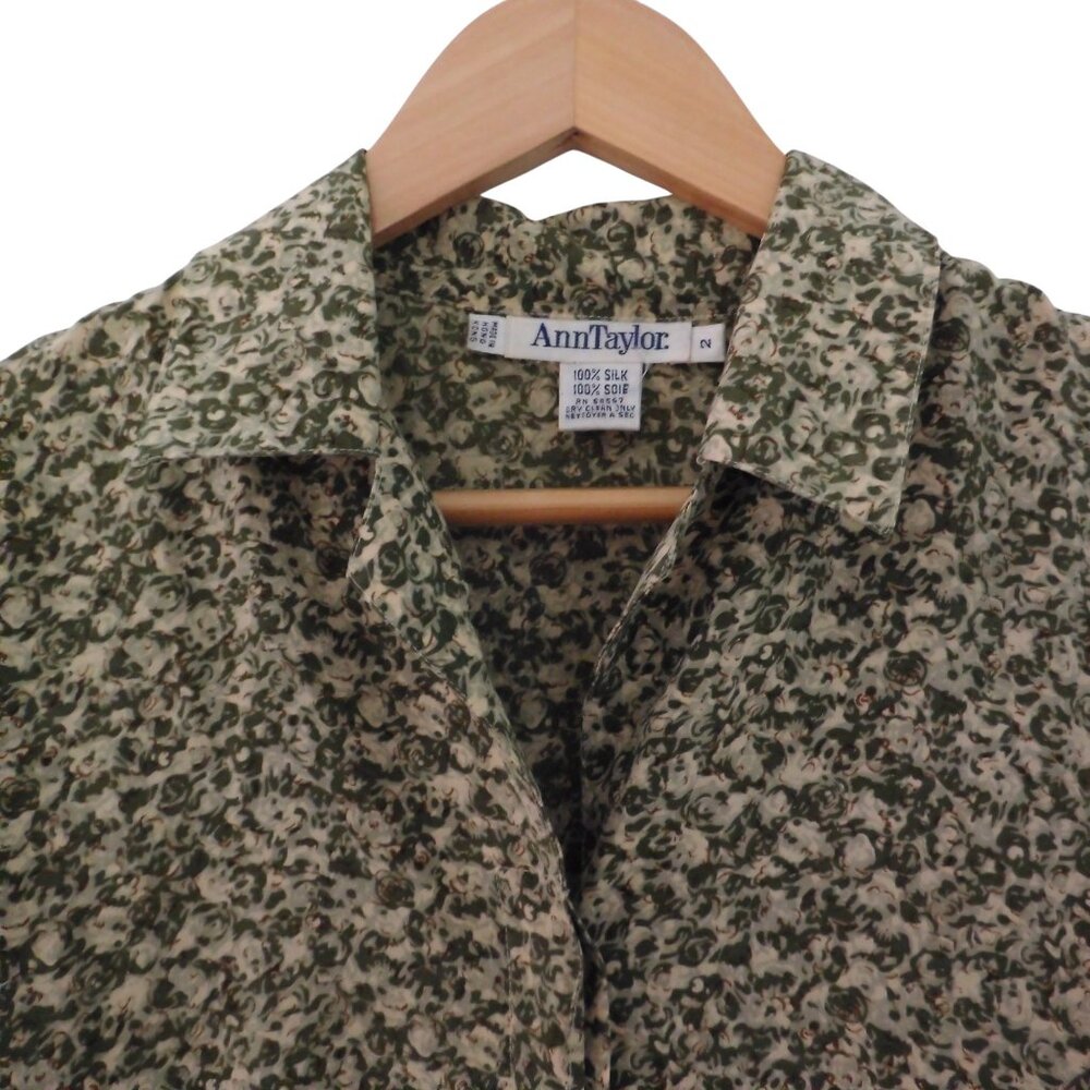 Ann Taylor Womens Silk button front top Olive Green Beige Floral Size 2 - Picture 2 of 7